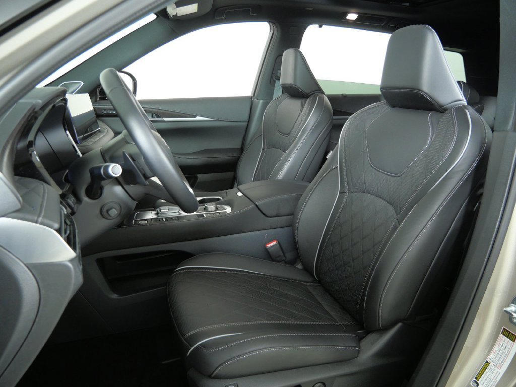 Used 2025 Black INFINITI Autograph image 37