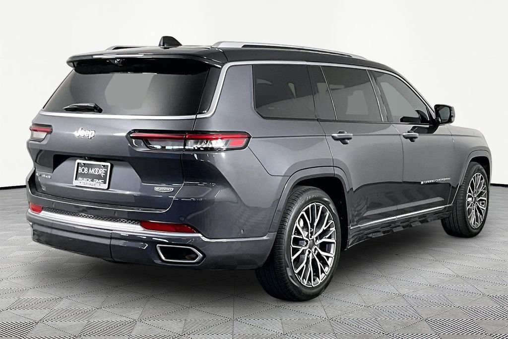 Used 2023 Gray Jeep Summit image 6