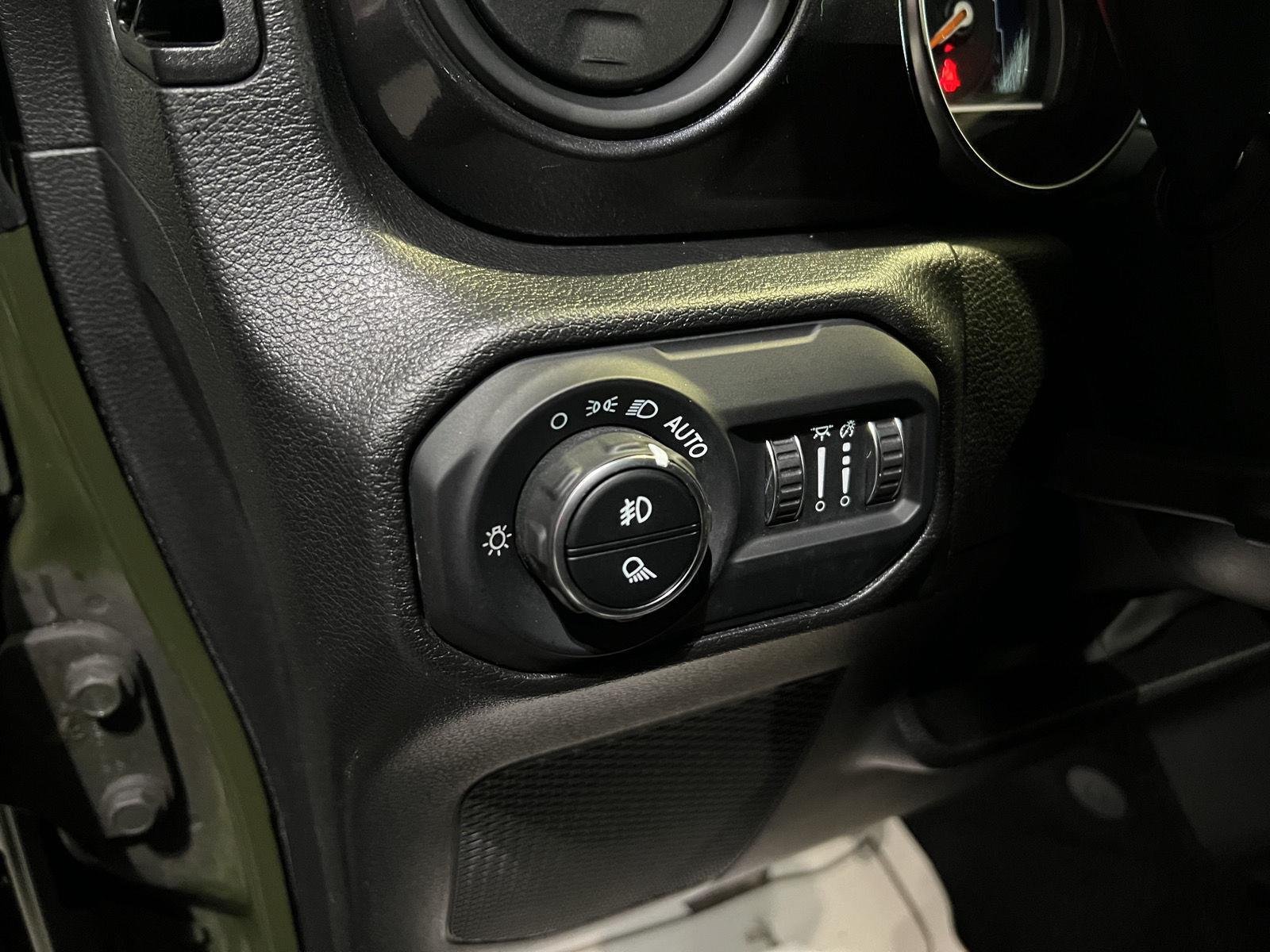 Used 2022 Sarge Green Clearcoat Jeep Altitude image 12