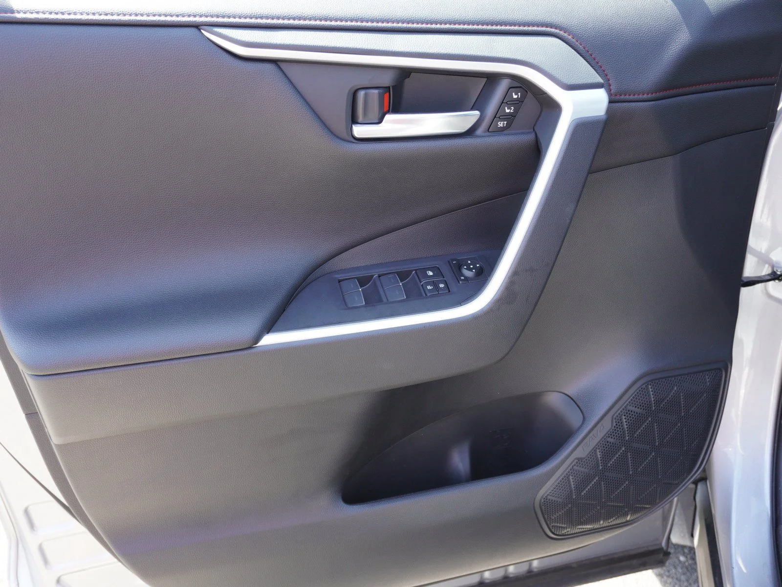 Used 2022 Midnight Black Metallic Toyota XSE image 22