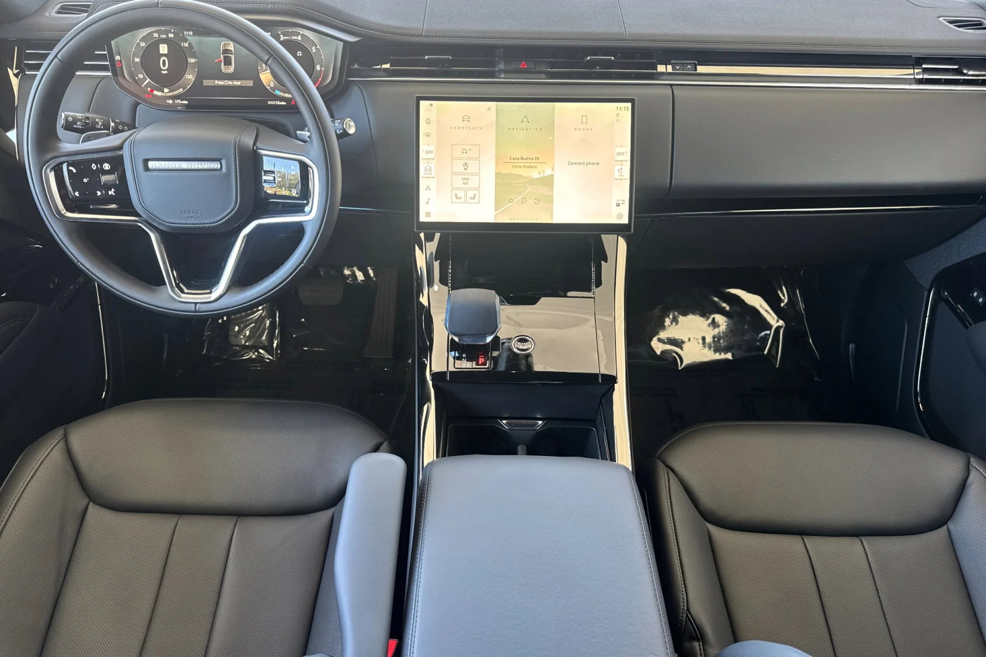 New 2026 SANTORINI BLACK Land Rover SE image 3