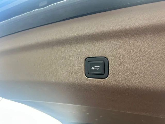Used 2023 Silver GMC Denali image 25