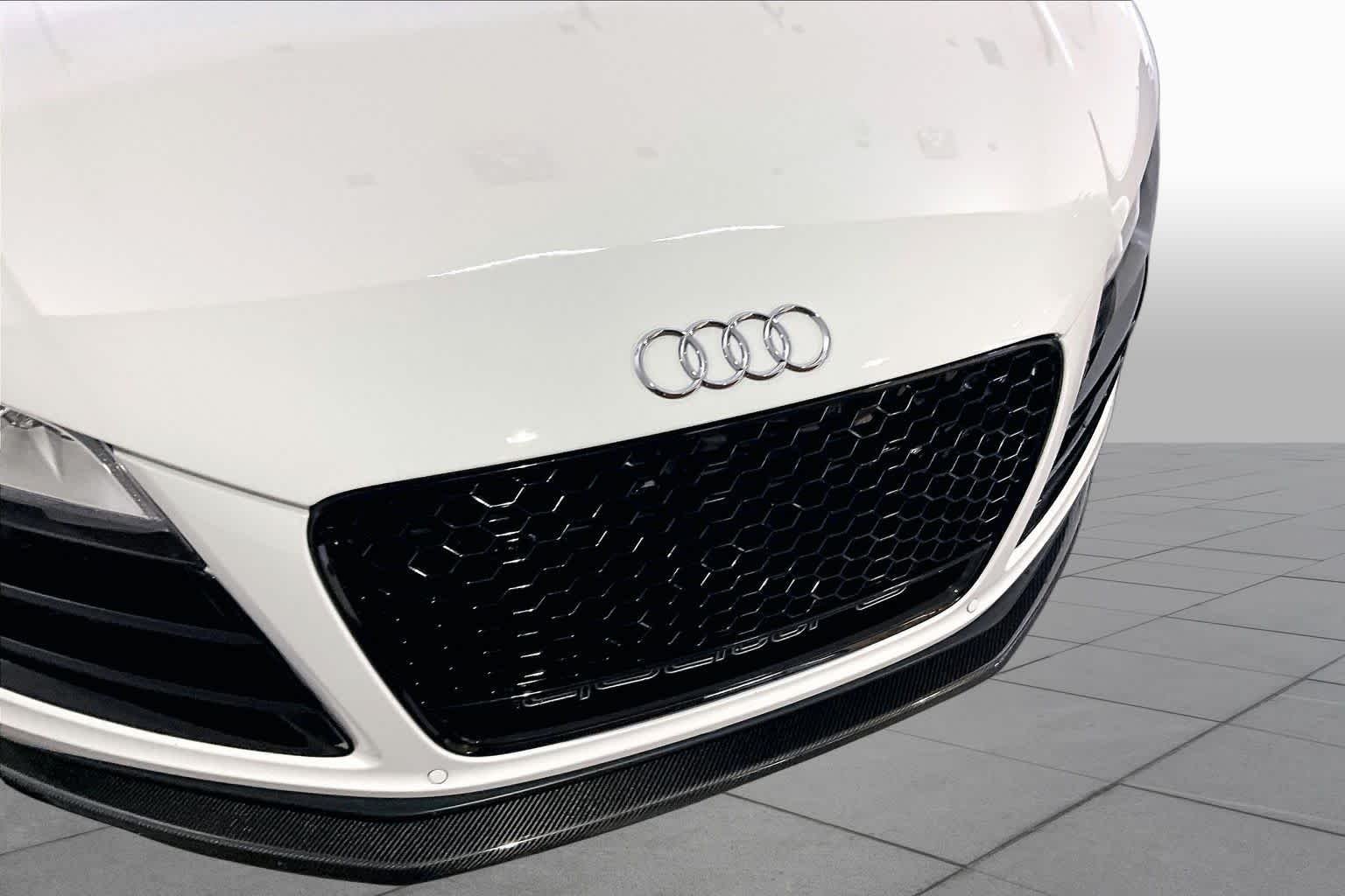 Used 2010 Ibis White With Ice Silver Sideblades Audi 5.2L image 43