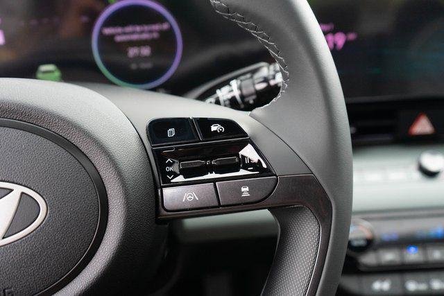 2025 Hyundai Elantra Limited - Photo 20