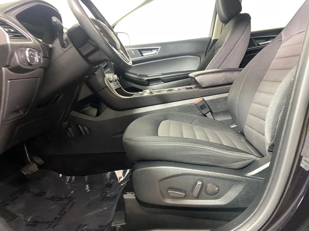 Used 2022 Black Ford SEL image 12