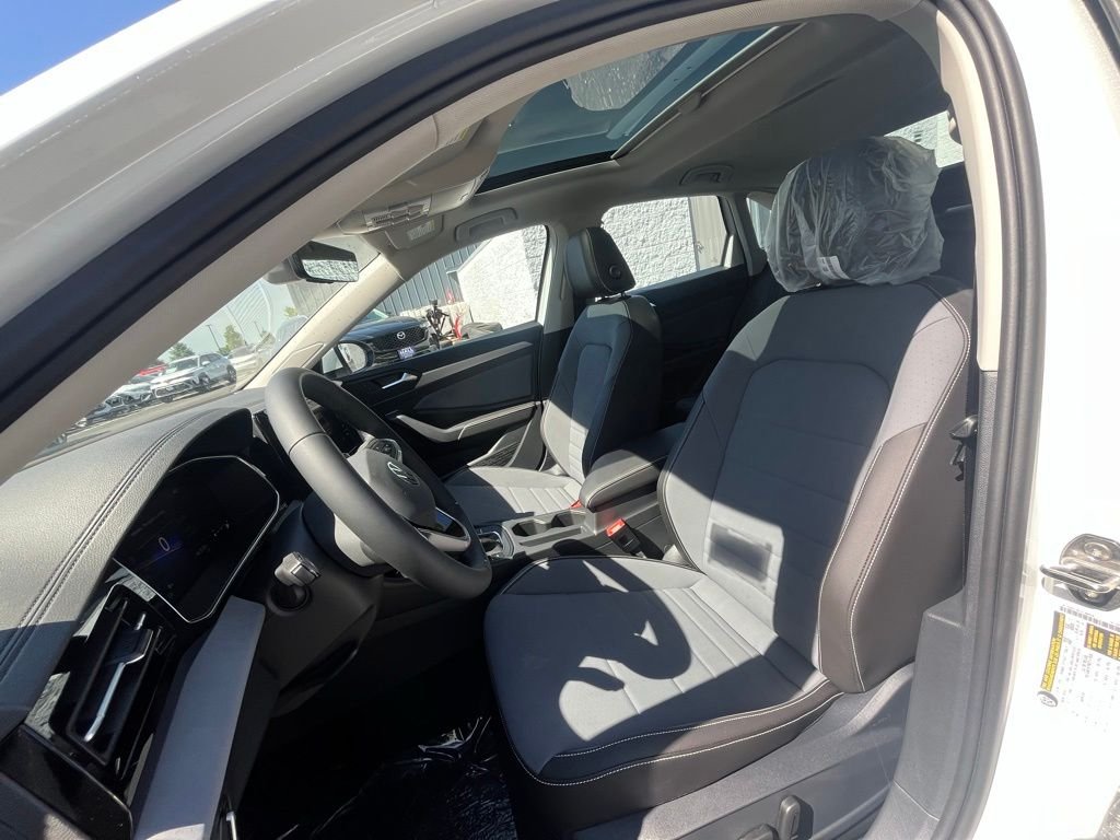 New 2026 White Volkswagen 1.5T SE image 10