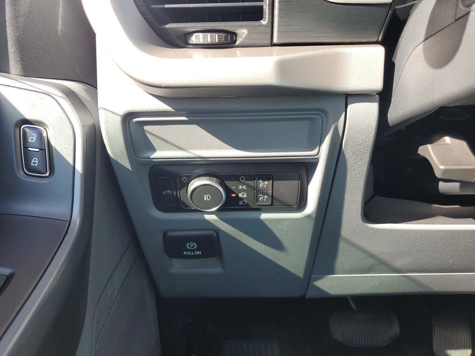 Used 2021 White Ford XLT image 13