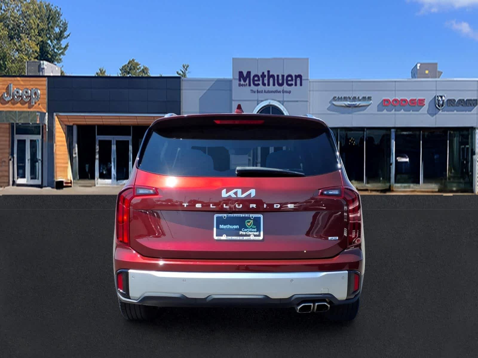 Used 2023 Dawning Red Kia S image 5