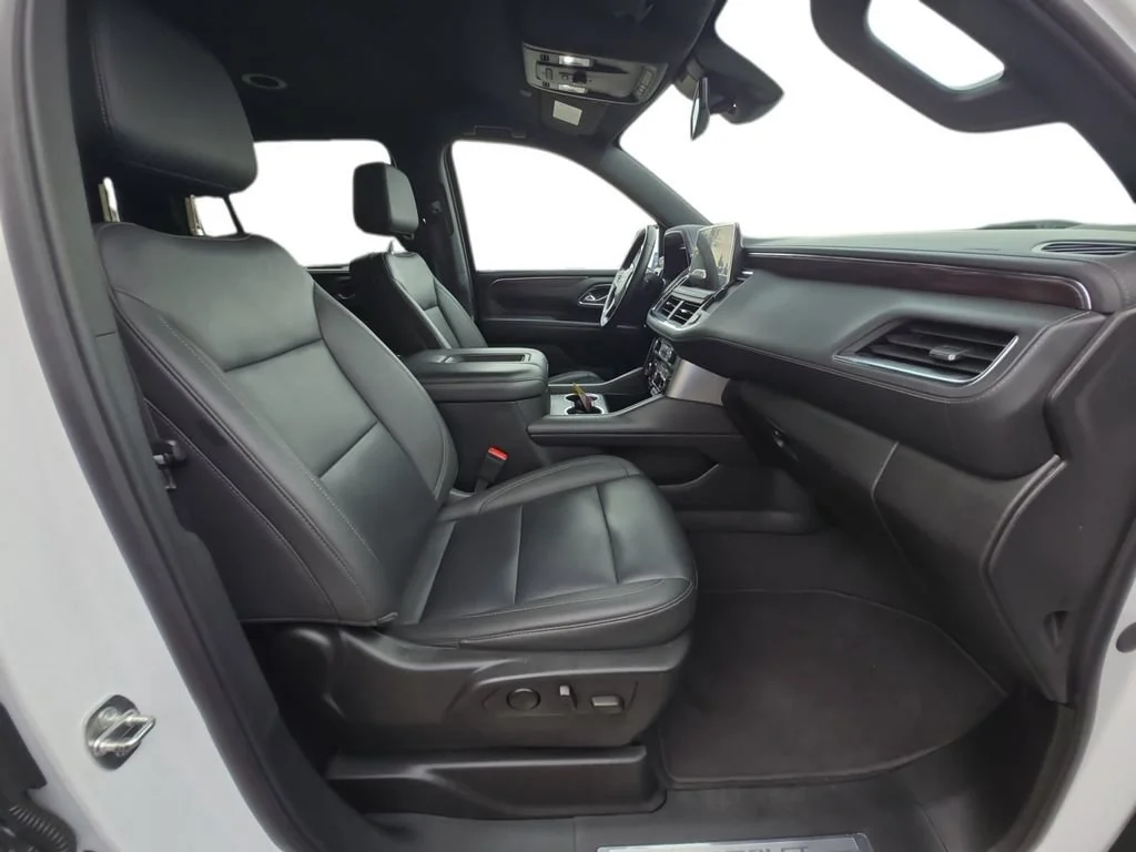 Used 2024 Summit White Chevrolet LT image 17