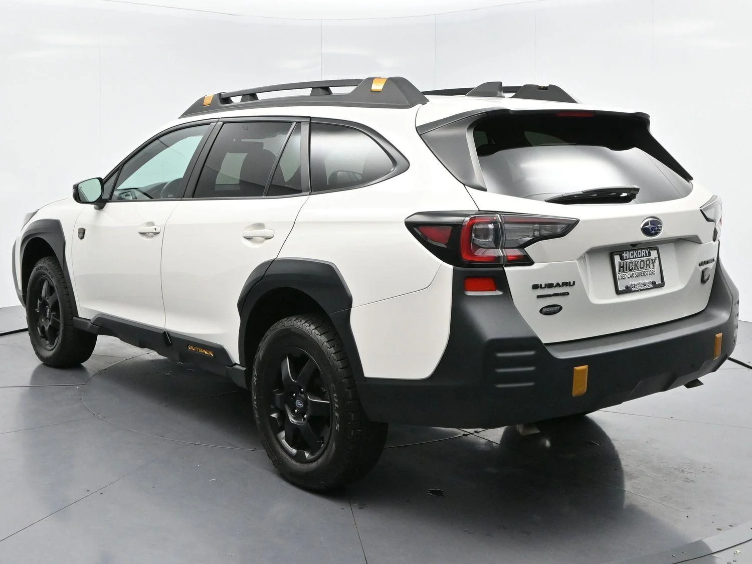 Used 2024 Crystal White Pearl Subaru Wilderness image 5