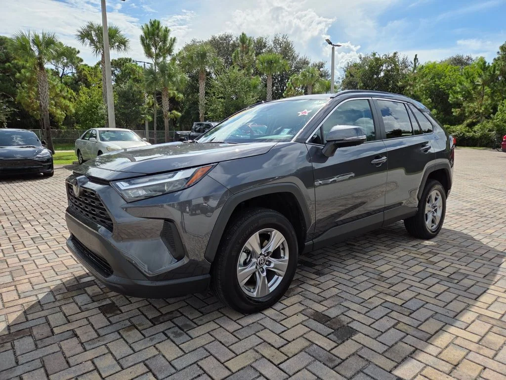 Used 2023 Gray Toyota XLE image 3