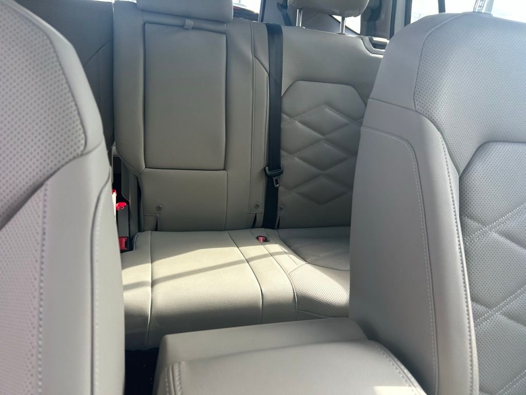 New 2026 Silver Volkswagen SE w/Technology image 35