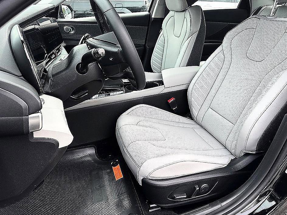 New 2026 Abyss Black Hyundai Limited image 7