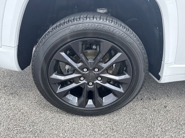 New 2026 White/off-white Jeep Limited Reserve image 17