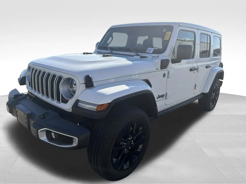 Used 2025 White Jeep Sahara 4xe image 4