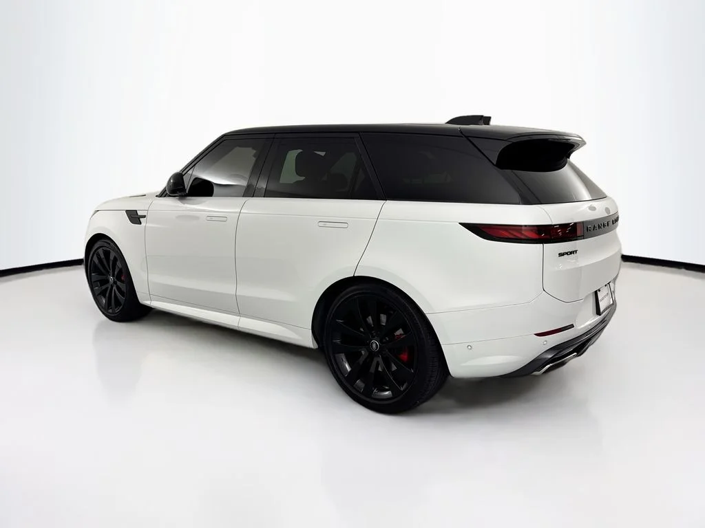 Used 2025 White Land Rover Dynamic SE image 7
