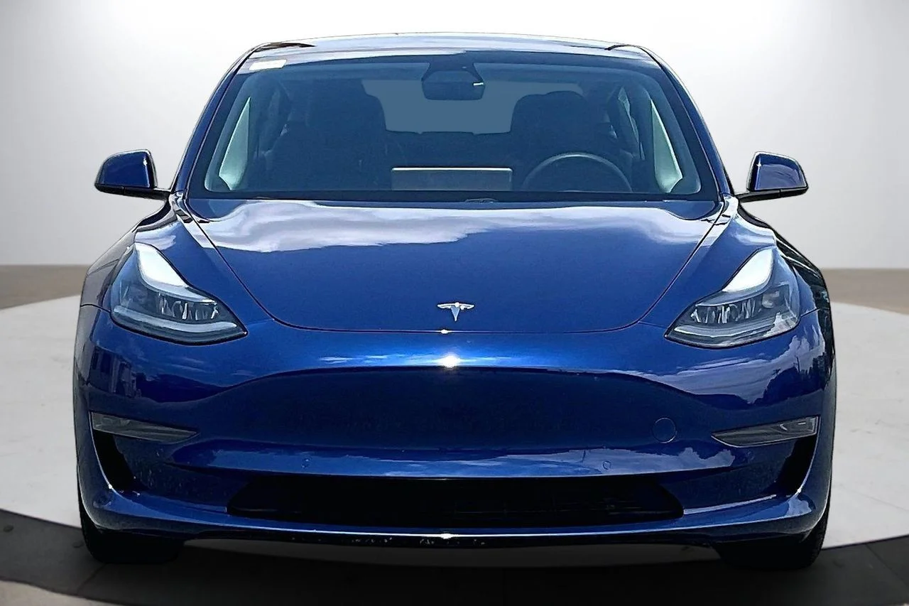 Used 2021  Tesla Standard Range Plus image 3