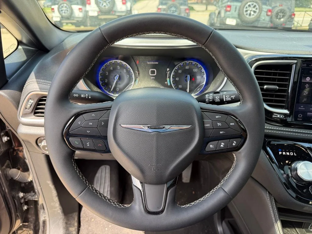 Used 2025 Black Chrysler Limited image 14