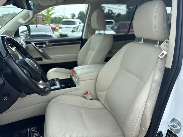 Used 2021 White Lexus 460 image 13