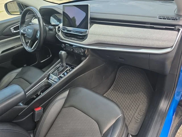 Certified Used 2022 Blue Jeep Latitude image 39