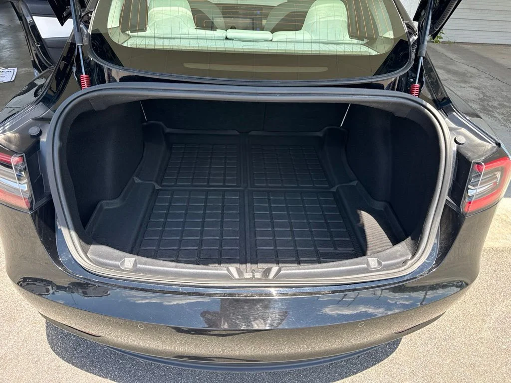 Used 2019 Black Tesla  image 33