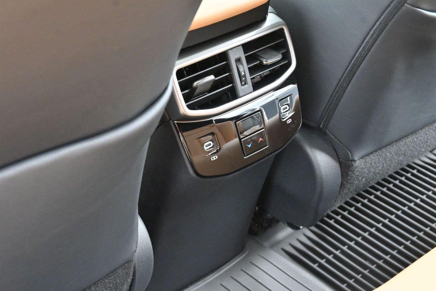 Used 2025 White Lexus RX 350 image 33