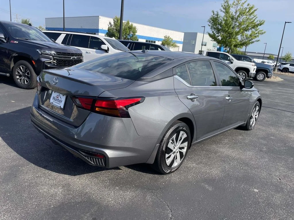 Used 2025 Gray Nissan S FWD image 7