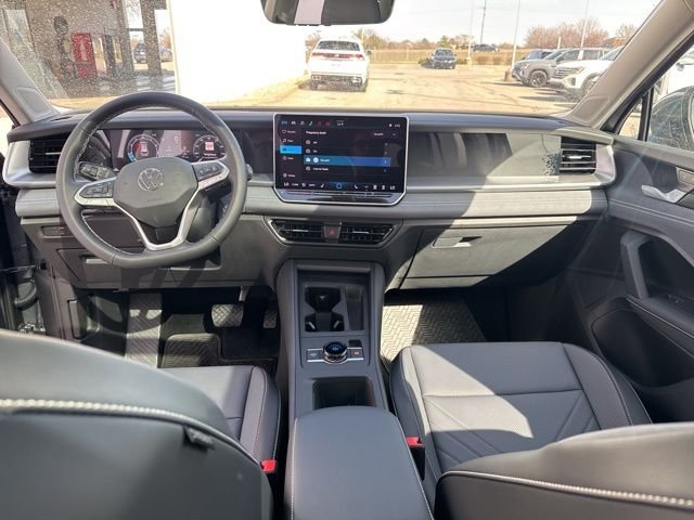 New 2026 Platinum Gray Volkswagen 2.0T SE image 29