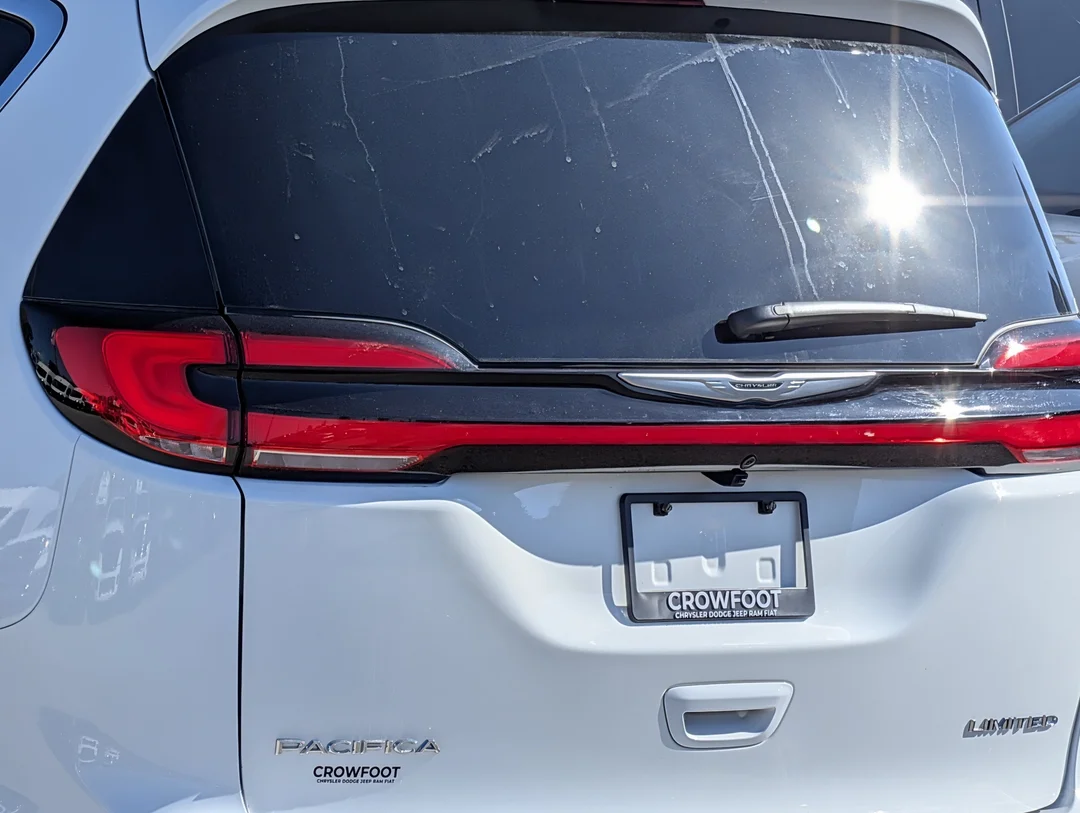 Used 2026 White Chrysler Limited - Nappa Leather - Heated Wheel - Remote Start - Panoramic Sunroof & More image 11