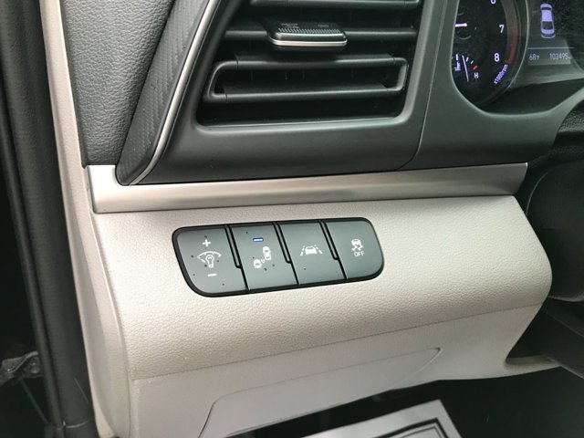 Used 2020 Phantom Black Hyundai SEL image 12