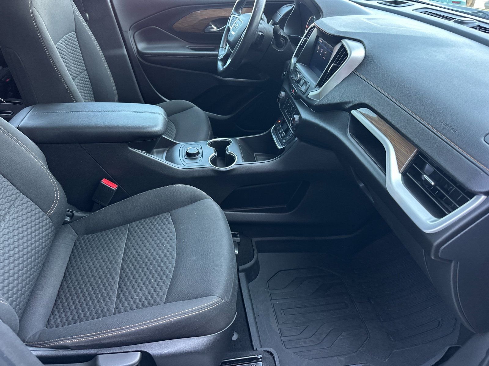 Used 2020 Graphite Gray Metallic GMC SLE image 15