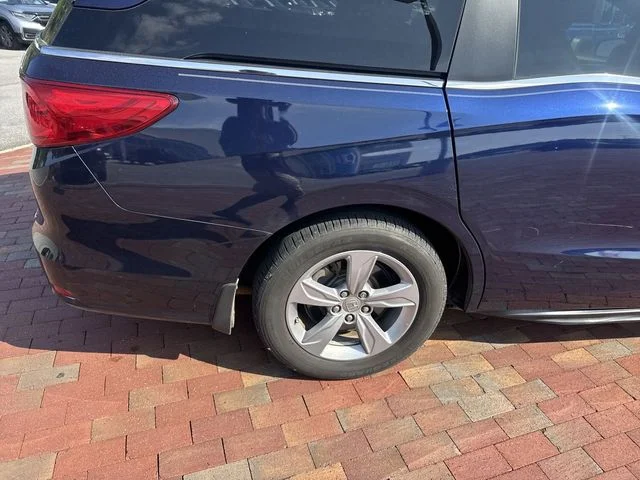 Used 2018 Blue Honda EX image 15