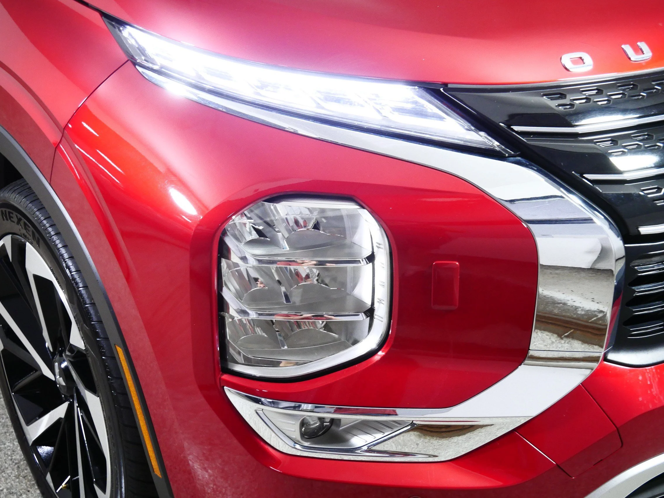 Used 2023 Red Diamond Mitsubishi SE image 16