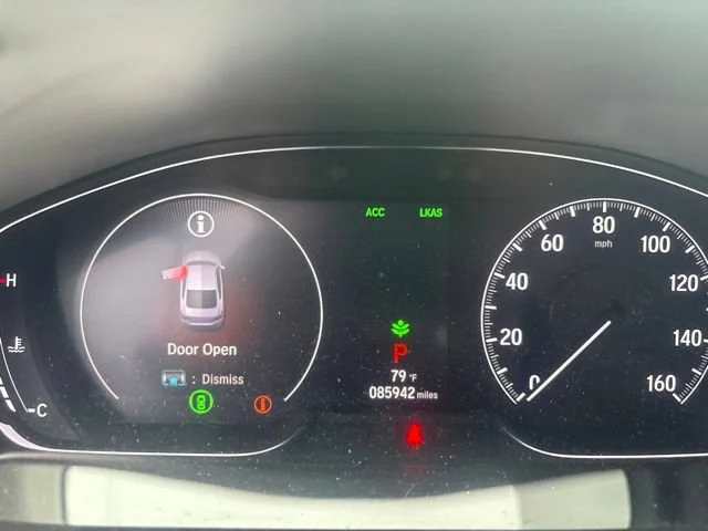 Used 2018 White Honda Touring 2.0T image 10