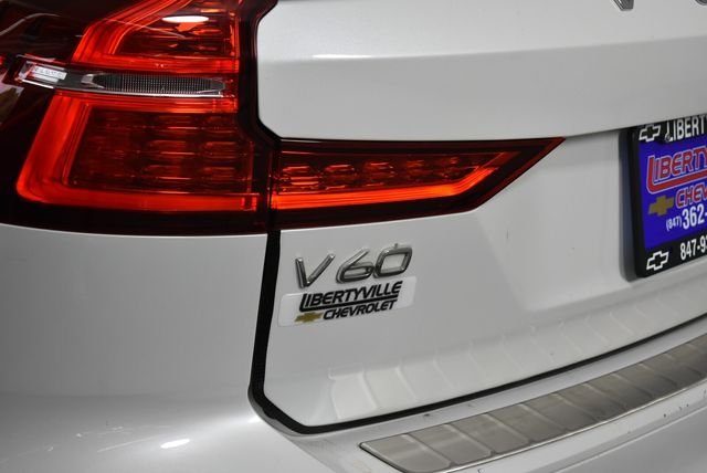Used 2021 White Volvo T5 image 9