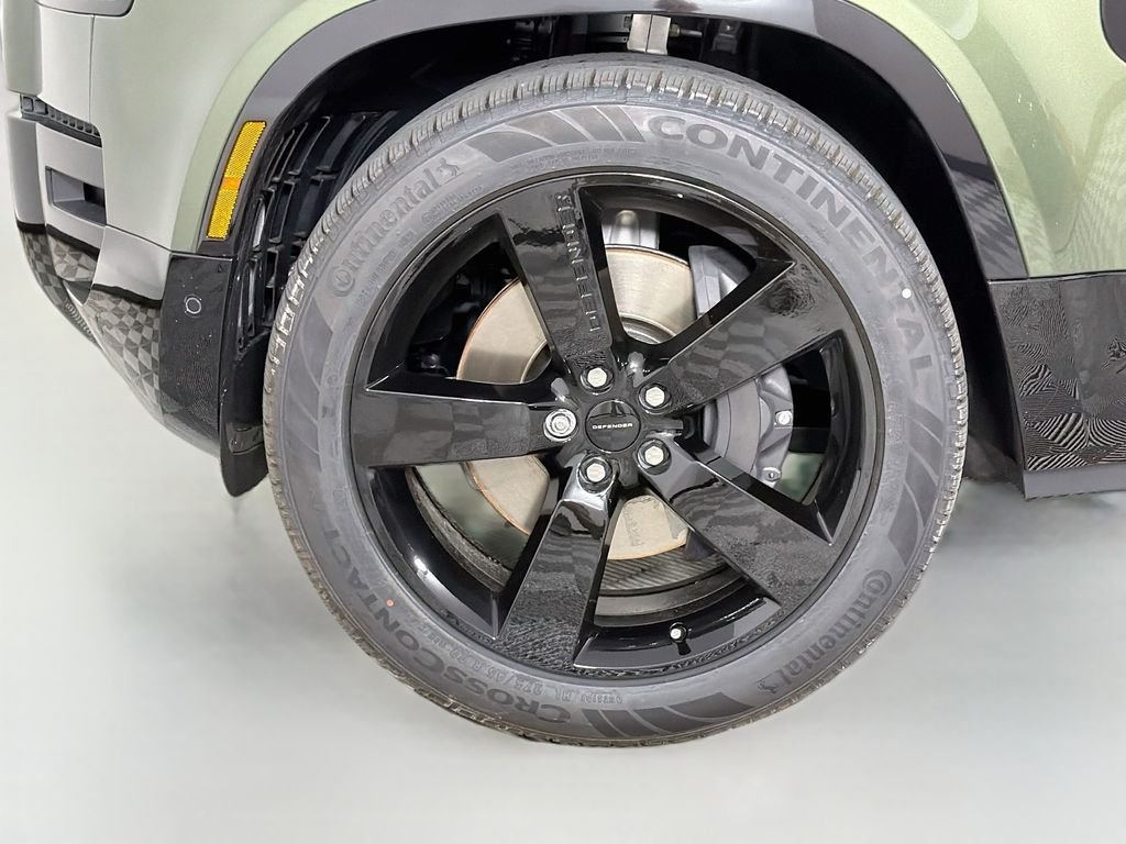 New 2026 Woolstone Green Land Rover X-Dynamic SE image 33