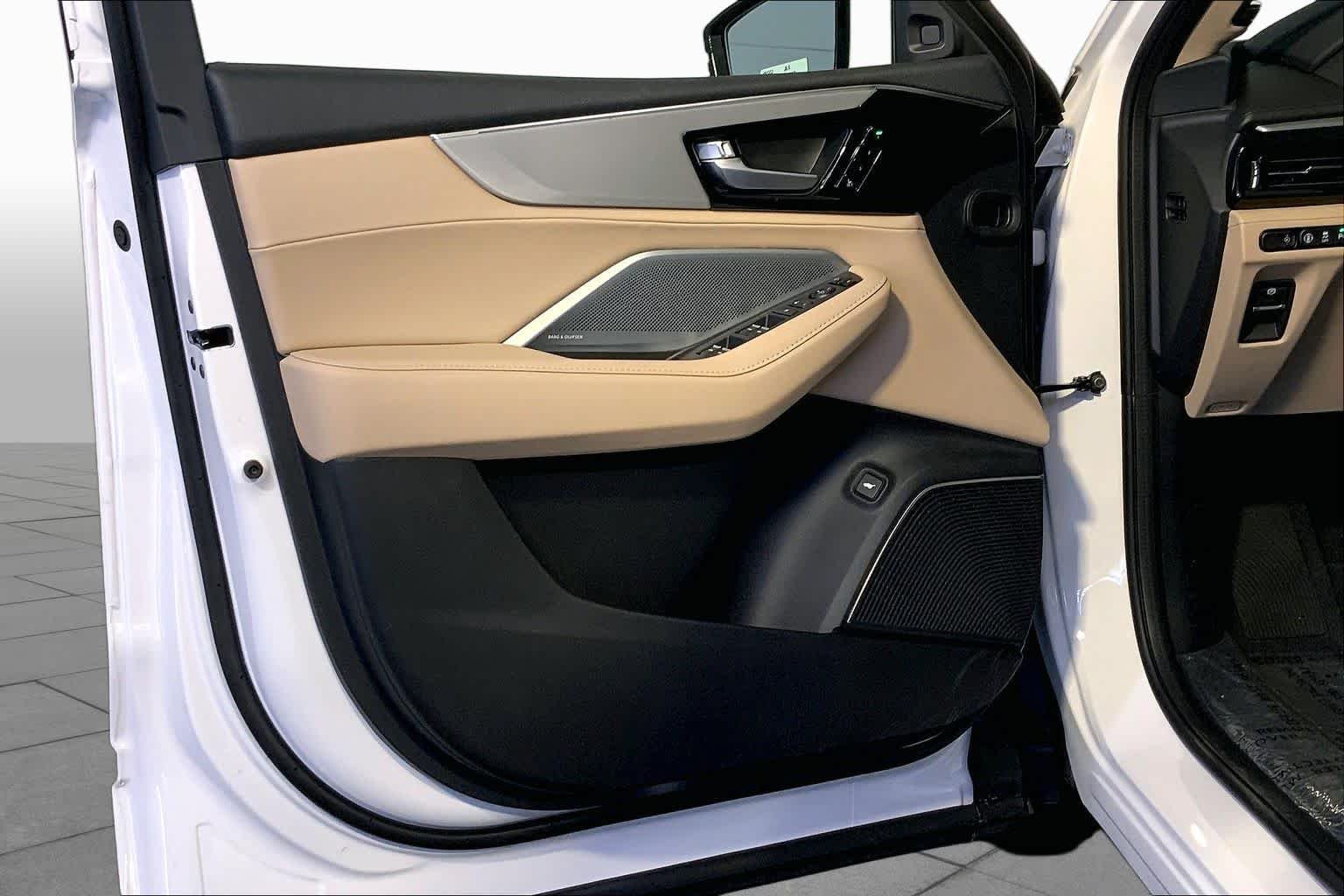 New 2026 Platinum White Pearl Acura With Technology Package image 12