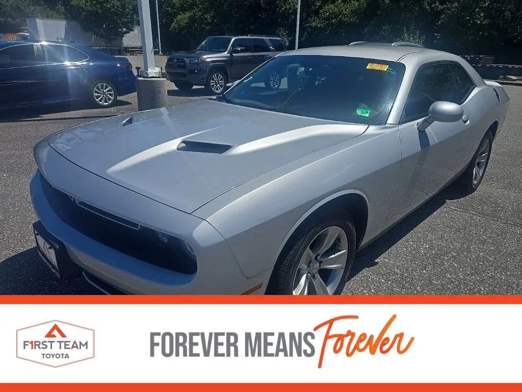 2020 Dodge Challenger SXT Auto's photo