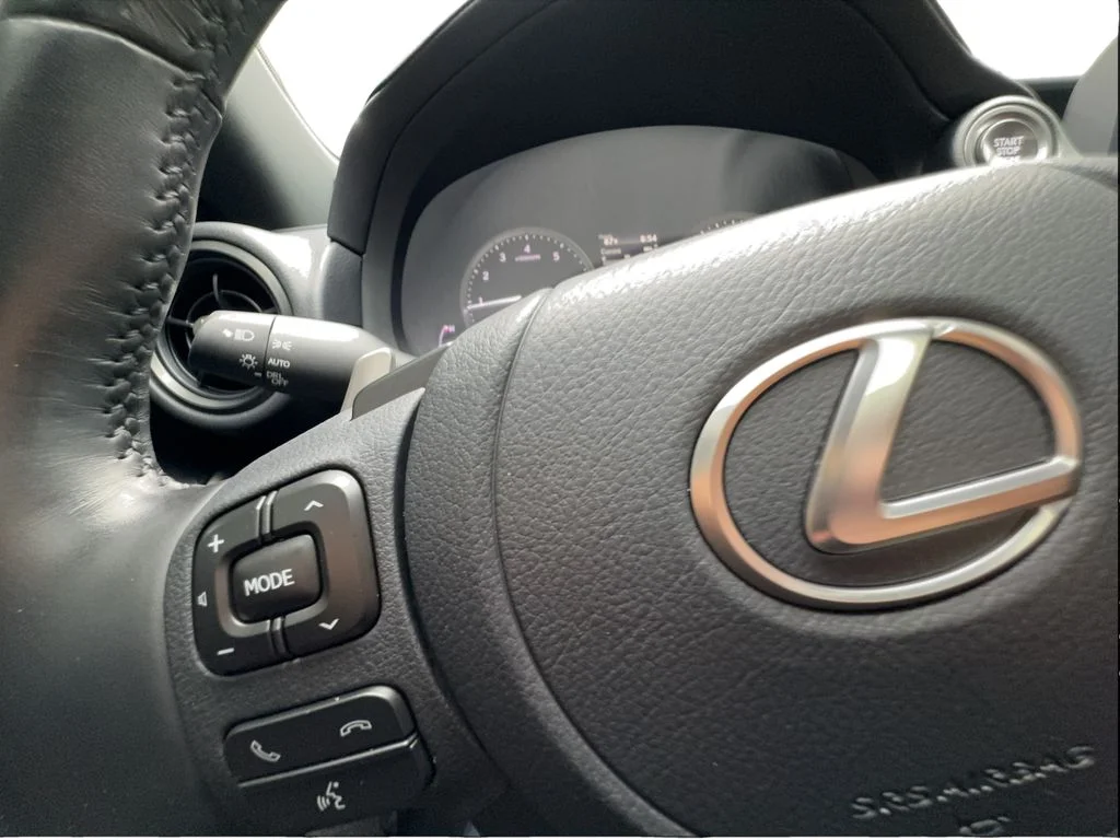 Used 2025 White Lexus 300 image 42
