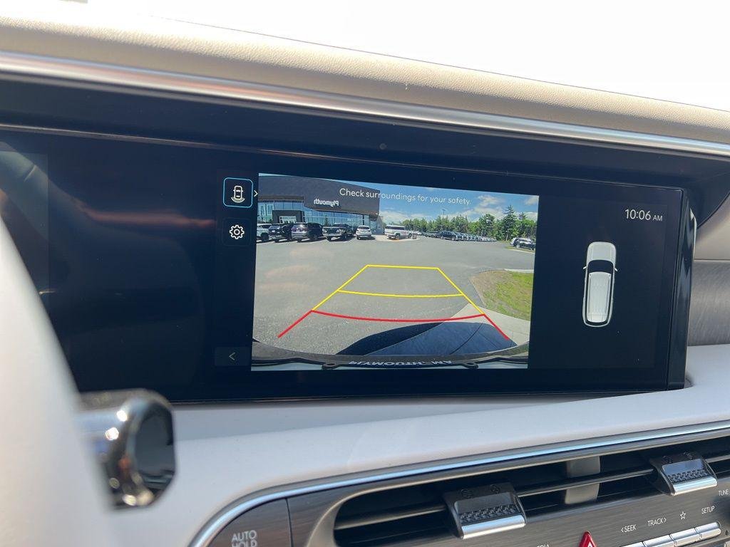 New 2026 White Hyundai SE AWD image 18