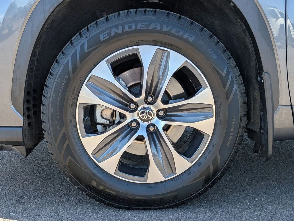 Used 2020 Magnetic Gray Metallic Toyota XLE image 25