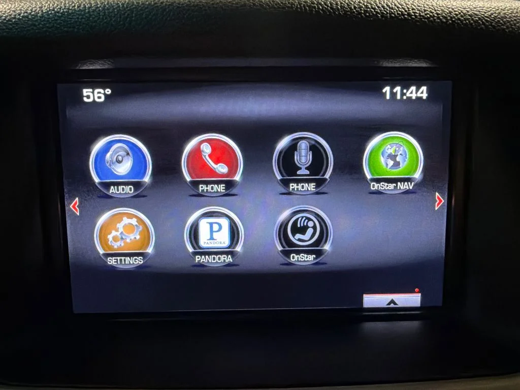 Used 2015 Iridium Metallic GMC SLE image 27