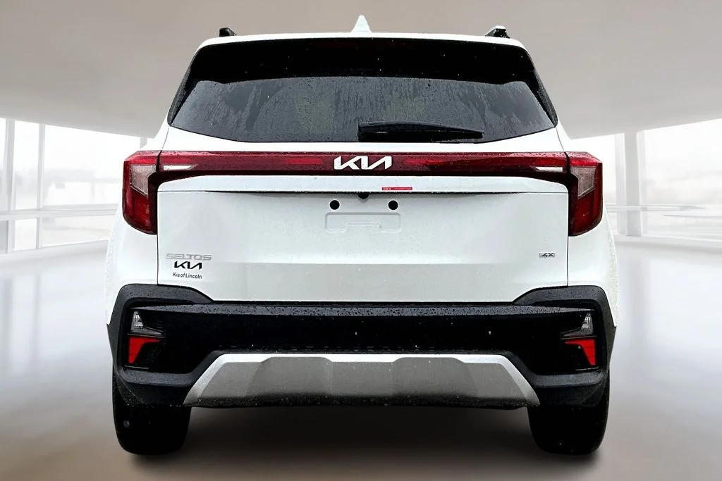 New 2026 Snow White Pearl Kia S image 4