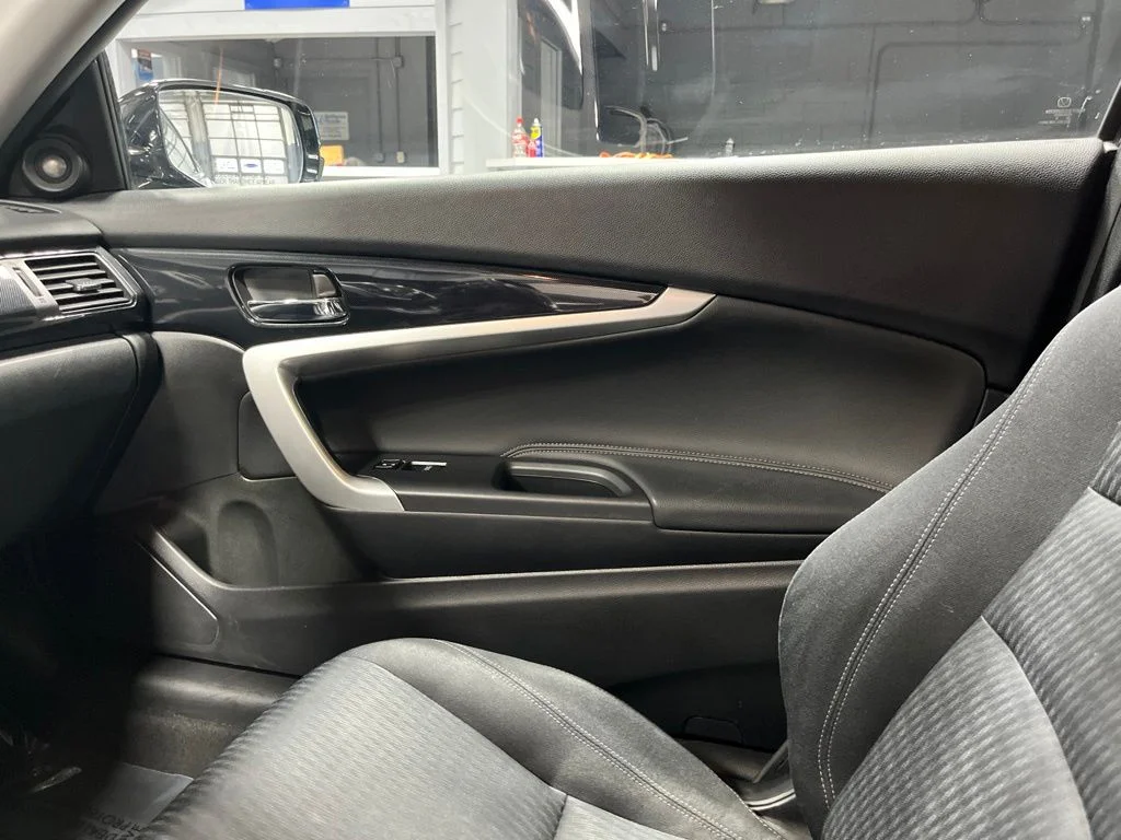 Used 2015 Crystal Black Pearl Honda EX-L image 15