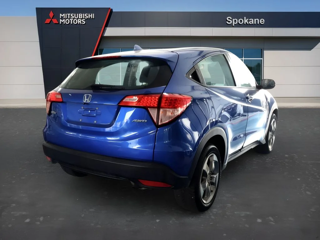 Used 2018 Aegean Blue Metallic Honda LX image 4