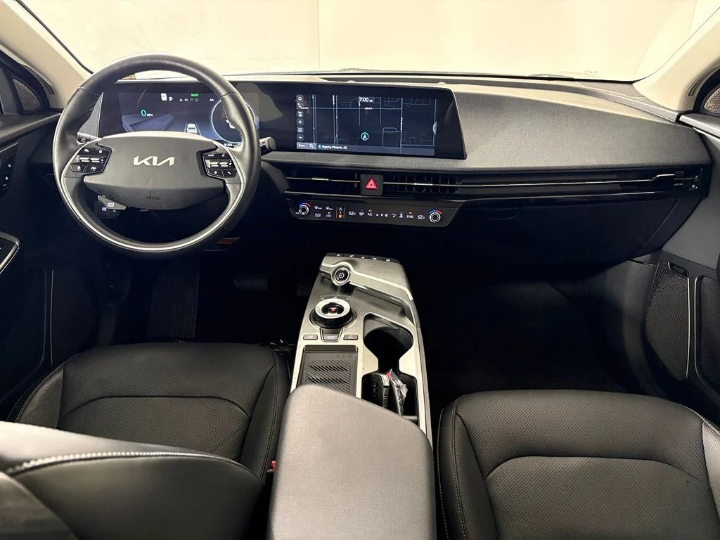 Used 2023 Gray Kia Wind image 41