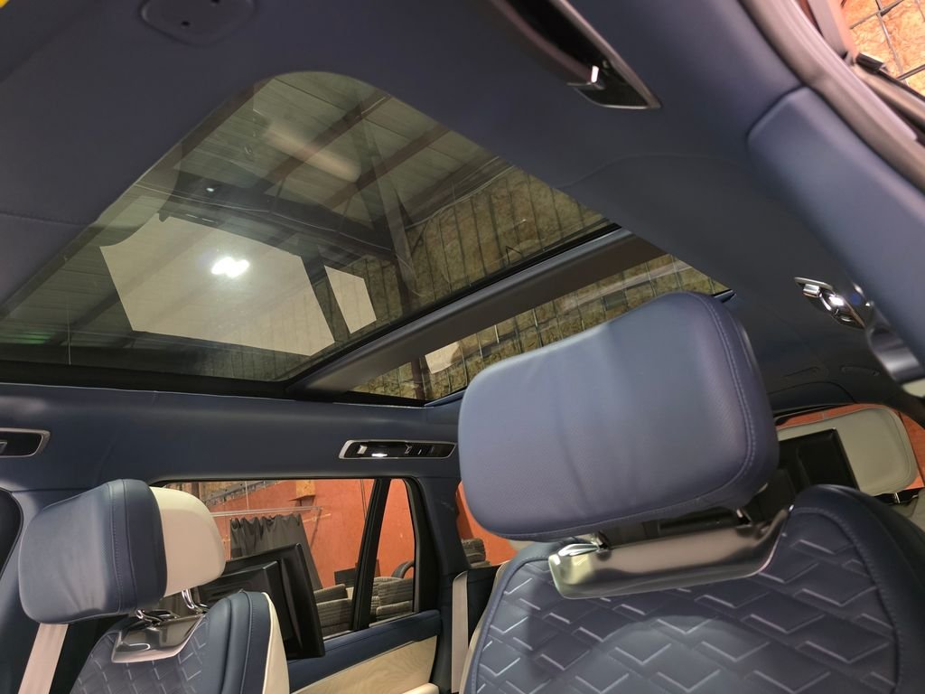 New 2026 Constellation Blue Ultra Metallic Gloss Land Rover SV image 17