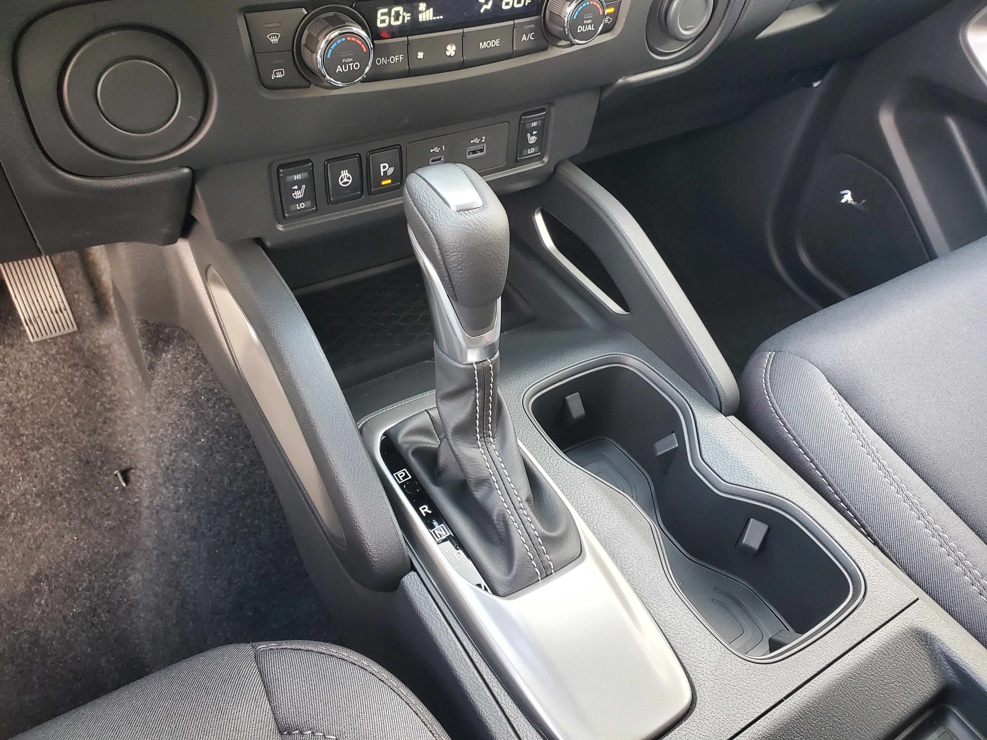 2025 Nissan Frontier SV - Photo 9