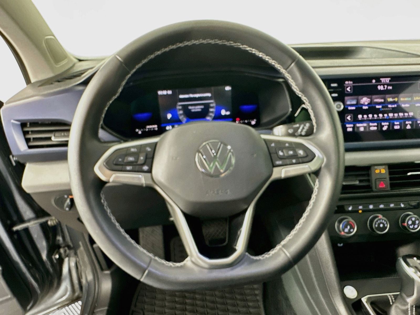 Used 2022 Platinum Gray Metallic Volkswagen 1.5T SE image 12