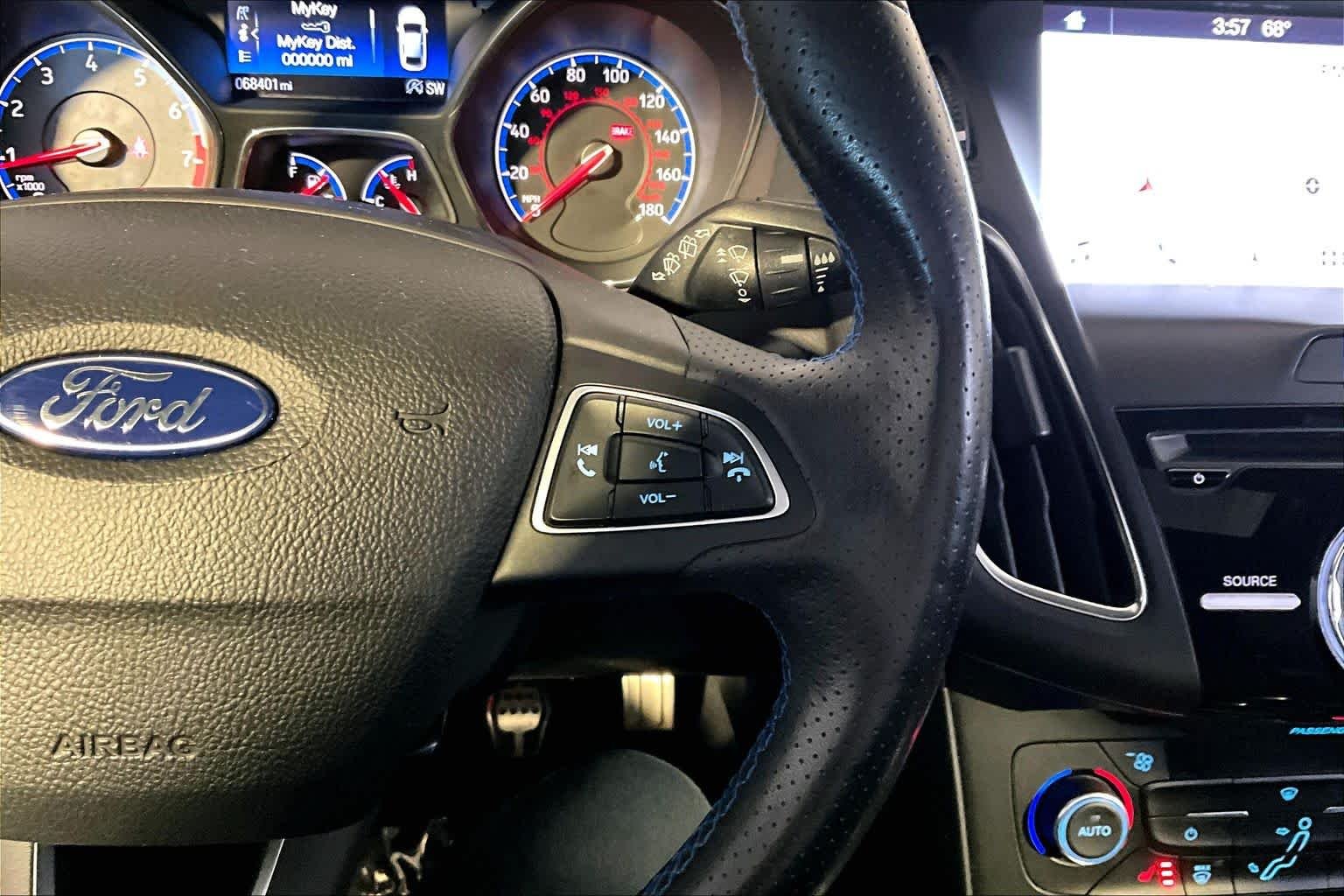 Used 2017 Shadow Black Ford RS image 25